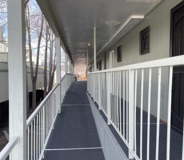 University Heights Apartment | Studio wbalcony-Nob Hill, UNMH, Pres Hosp