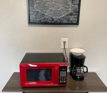 University Heights Apartment | Studio wbalcony-Nob Hill, UNMH, Pres Hosp