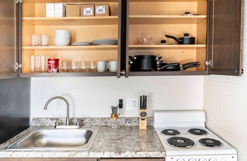Riverside Apartment | Studio+Wifi+TV+Free Parking