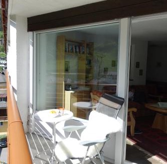 Leukerbad Apartment | Studio Willimann Haus Dala im 4 Stock