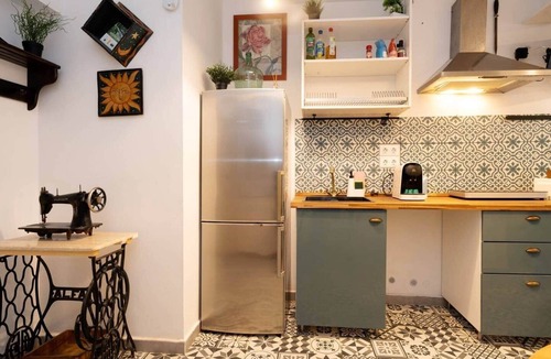 Sant Adria de Besos Apartment | Studio with patio 20' from Bcn Center and 10' from the beach