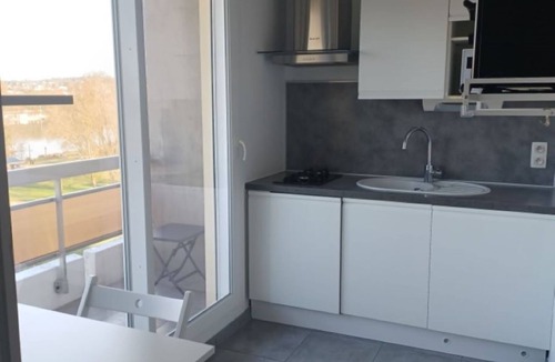 Bellerive-sur-Allier Apartment | Studio with balcony and superb view
