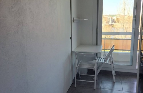 Bellerive-sur-Allier Apartment | Studio with balcony and superb view