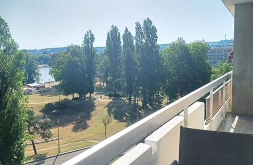 Bellerive-sur-Allier Apartment | Studio with balcony and superb view