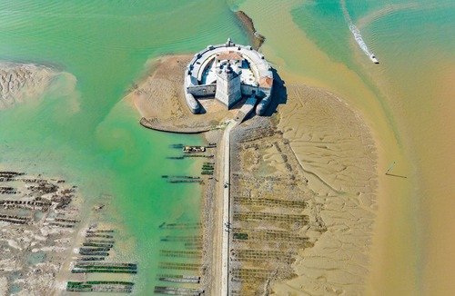 Bourcefranc-le-Chapus Apartment | Studio with Wi-Fi and Air Conditioning