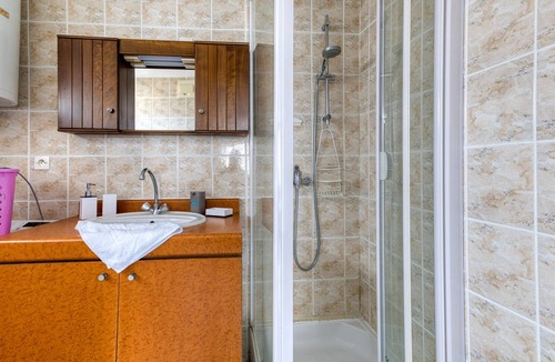 Bourcefranc-le-Chapus Apartment | Studio with Wi-Fi and Air Conditioning