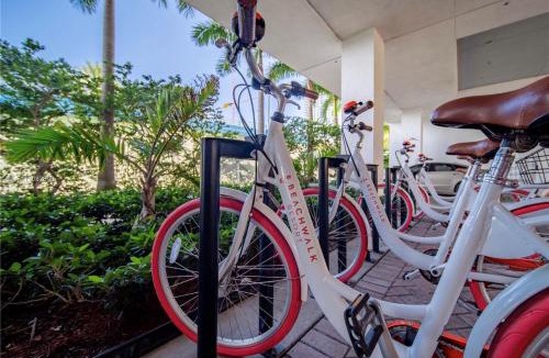 Hallandale Beach Apartment | Studio with 2 Full Beds, Perfect Beach Location