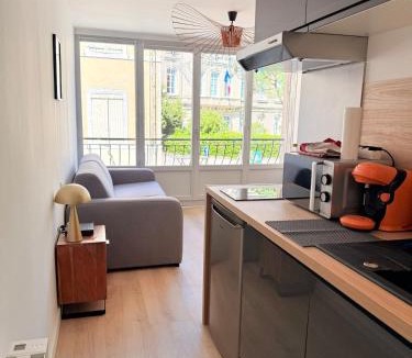 Tournon-sur-Rhone Apartment | Studio with balcony