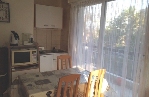 Villers-sur-Mer Apartment | Studio with balcony and parking near the beach