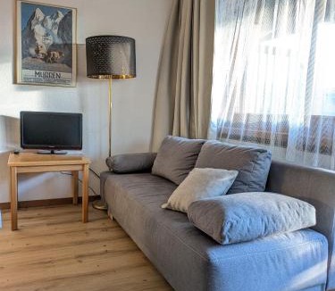 Aeschi bei Spiez Apartment | Studio with balcony, Niesen view & free parking near Interlaken, Thunersee & Blausee