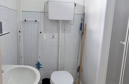 La Roche-Posay Apartment | Studio with balcony, shared garden, WIFI, near the spa