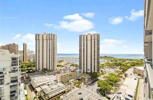 Ala Moana House | Studio with Balcony 1316