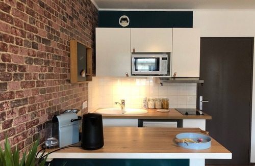 Tours Apartment | Studio with balcony & free parking
