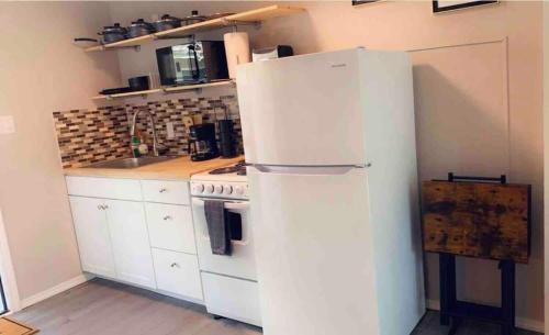 University Heights Apartment | Studio with balcony