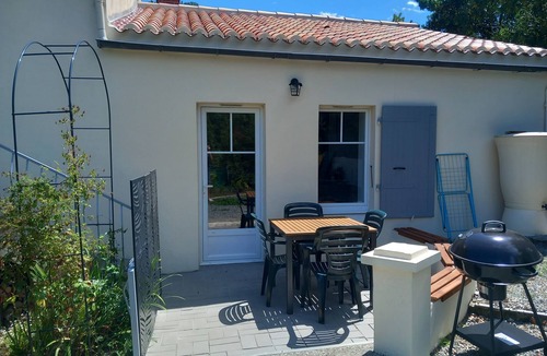 Apremont Apartment | Studio with castle view, 20 minutes from the beach