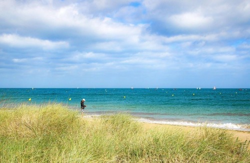 Courseulles-sur-Mer Condo | Studio with private parking, 'Coté Cour', in the center of Courseulles sur mer