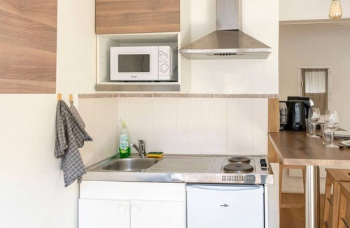Saint-Julien Apartment | Studio with free, private parking