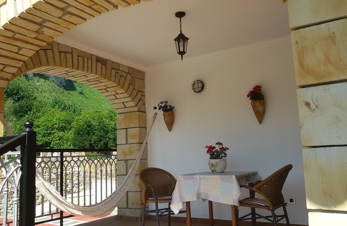 Castro Urdiales Apartment | Studio with garden and sea & mountain views in Playa Sonabia
