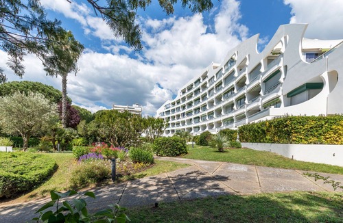 La Petite Motte Apartment | 🌸Studio with Garage, near Beach and Shops