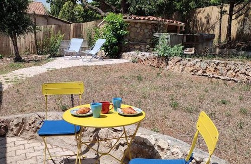 Biot Apartment | Studio with garden and pool