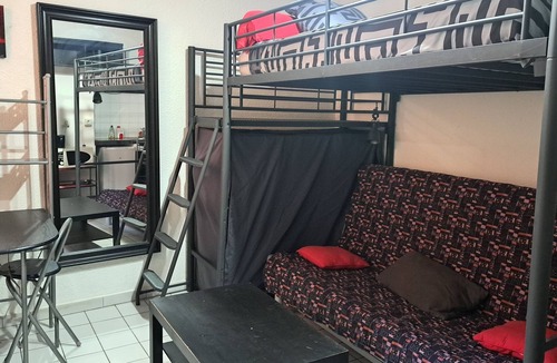 Colomiers Apartment | Studio with garden in the center of Colomiers in absolute calm.