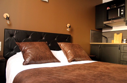 Lens Apartment | Studio with Hammam/City Center