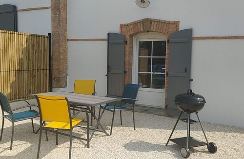 Soullans Cottage | Studio with Heated Pool in Vendée