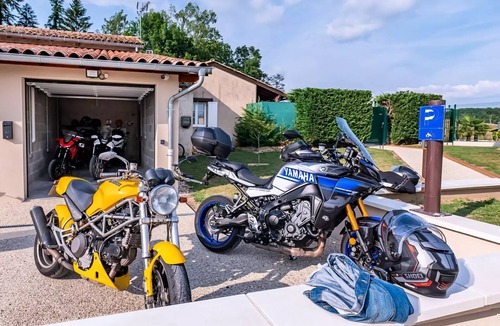 Arbigny Villa | Studio with jacuzzi sleeps 6