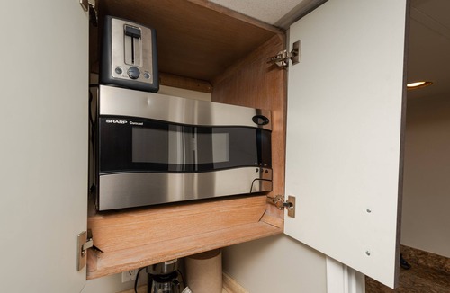 Waikiki Condo | Studio with King Size Bed