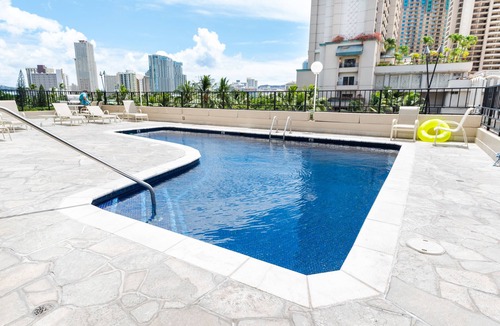 Waikiki Condo | Studio with King Size Bed