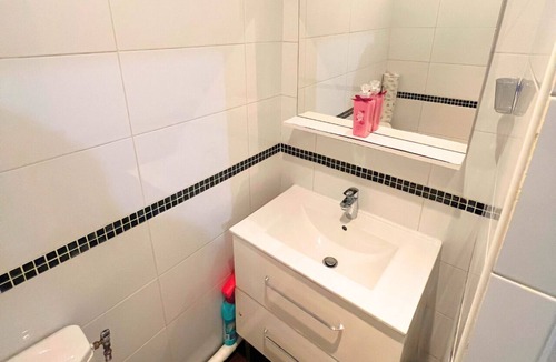 Sarcelles Condo | Studio with kitchen 15min by train from Paris.