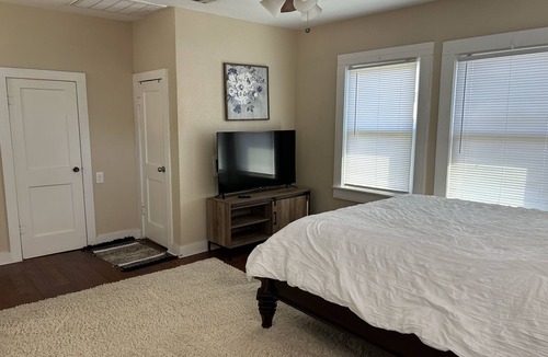 Weatherford Apartment | Studio with kitchenette