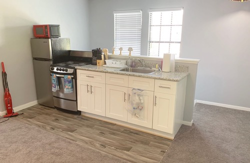Jersey Village Apartment | Studio with monthly discount with Kitchen, wifi Washer-dryer in a quiet location