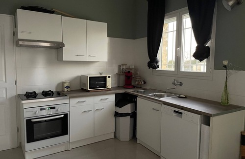 Boisset-et-Gaujac Apartment | Studio with Private Pool, Wi-Fi, and Air Conditioning