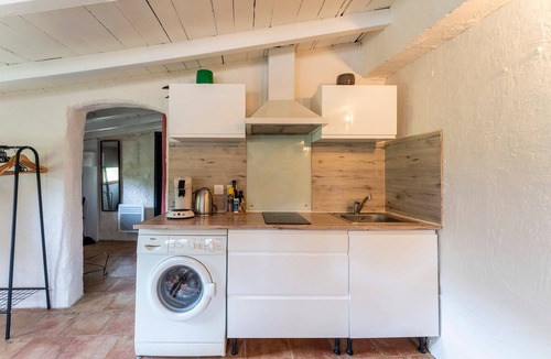 Apt Apartment | Studio with Pool in the Luberon – Maison Marvic