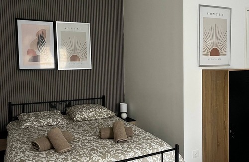 Cambrai Apartment | Studio with private courtyard 3 minutes from downtown Cambrai