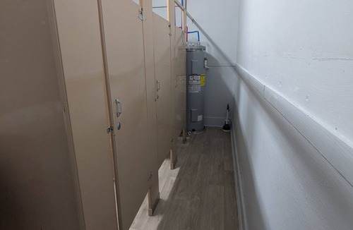 Robinson Apartment | Studio with Queen Bed