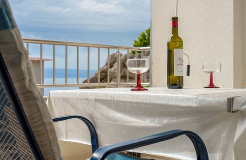 Baska Voda Apartment | Studio with Sea view for 2-3people by the Water