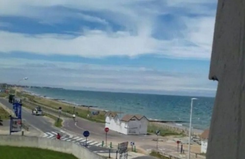 Ouistreham Apartment | Studio with sea view in residence