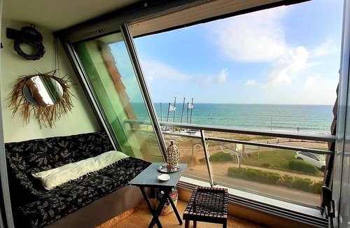Ouistreham Apartment | Studio with sea view in residence