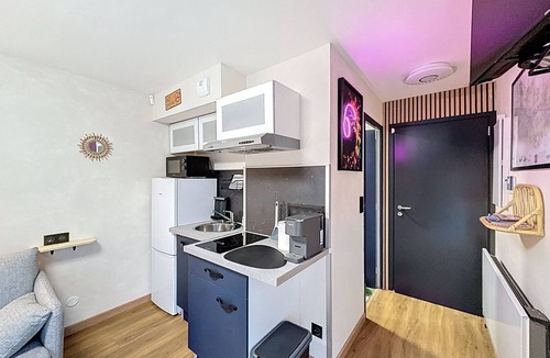Amiens - Val-d'Avre Apartment | Studio with small terrace on first floor