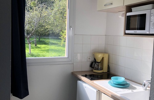 Equemauville Apartment | Studio with swimming pool just outside Honfleur