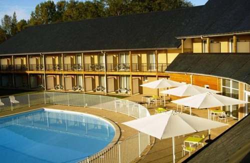 Equemauville Apartment | Studio with swimming pool near Honfleur