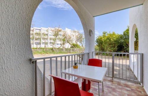 La Grande-Motte Apartment | Studio with Terrace Steps from the Beach in La Grande Motte