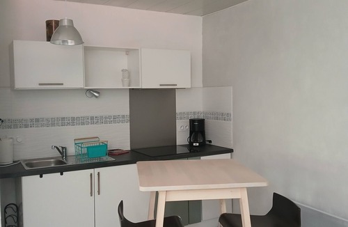 Iraty Apartment | Studio with terrace and garden