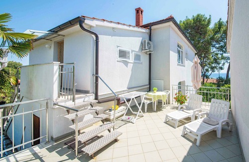Krk Apartment | Studio with terrace and air conditioning