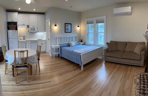 York Beach Apartment | Studio, York Manor, Short Sand Beach