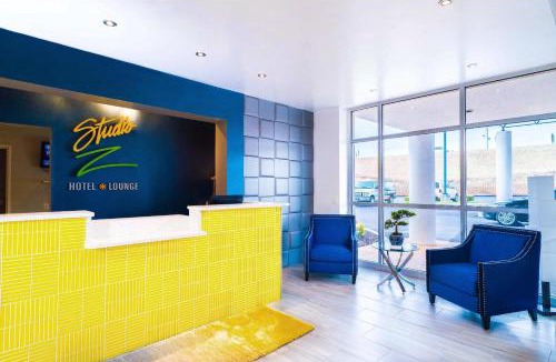 St. Robert Hotel | Studio Z, an Ascend Collection Hotel