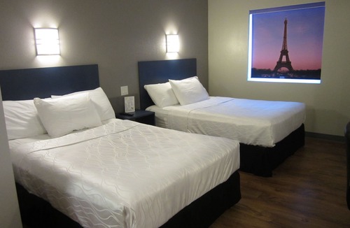 St. Robert Hotel | Studio Z, an Ascend Collection Hotel
