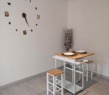 Candillargues House | Studio zen au calme avec piscine partagée